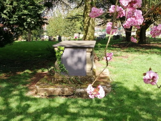Chilvers coton churchyard
