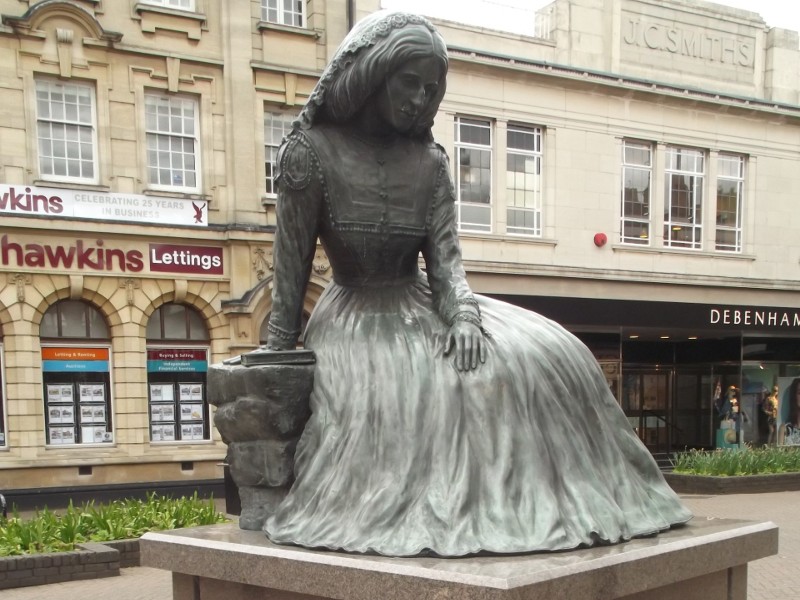 Statue of George Eliot